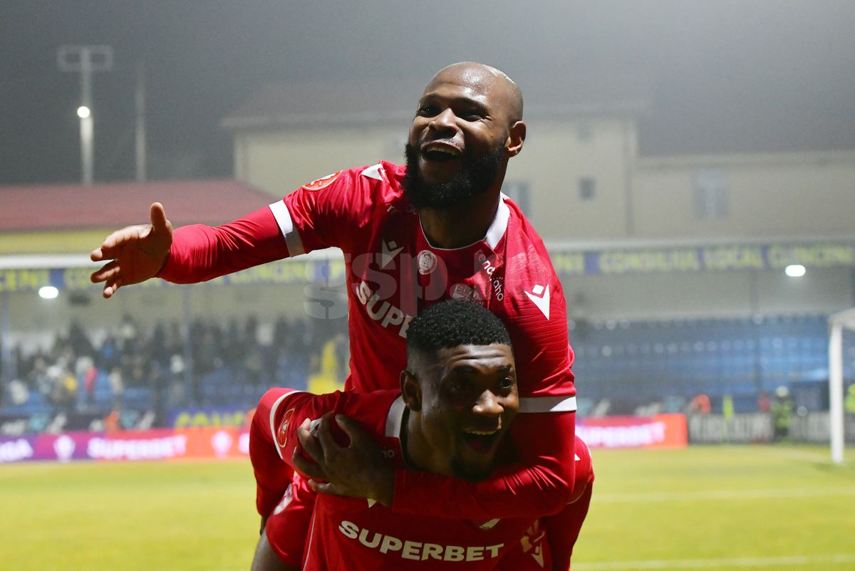 Unirea Slobozia - Dinamo 1-3 » Hakim, «the dream»! „Câinii” au tremurat la Clinceni, dar au câștigat pe final și au urcat pe locul 2! Clasamentul ACUM