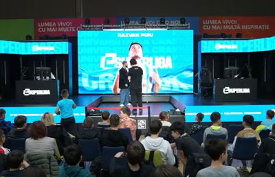 eSuperliga: ACUM se joacă Rapid - Dinamo și Universitatea Craiova - Farul