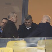 Gigi Becali, Marcel Ciolacu, Viorel Hrebenciuc şi Teia Sponte, în tribune la meciul FCSB - Manchester United 0-2 FOTO: Ionuţ Iordache (GSP)