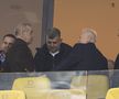 Gigi Becali, Marcel Ciolacu, Viorel Hrebenciuc şi Teia Sponte, în tribune la meciul FCSB - Manchester United 0-2 FOTO: Ionuţ Iordache (GSP)