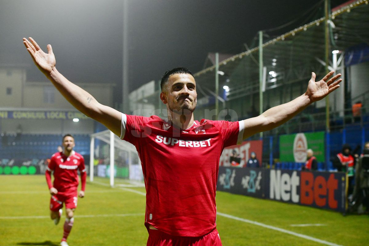 Unirea Slobozia - Dinamo 1-3 » Hakim, «the dream»! „Câinii” au tremurat la Clinceni, dar au câștigat pe final și au urcat pe locul 2! Clasamentul ACUM