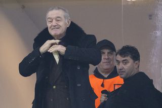 Ziua decisivă pentru fotbalistul pe care se bat FCSB și Rapid » Gigi Becali plusează pentru „feblețea” lui