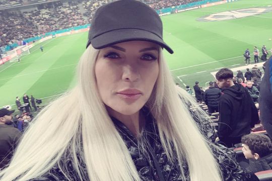 Laura Vicol, fostă președintă a Comisiei Juridice din Camera Deputaților, implicată în „scandalul Nordis”, a asistat la meciul dintre FCSB și Manchester United, scor 0-2. Postarea de pe contul personal de facebook a devenit subiect de ironii.