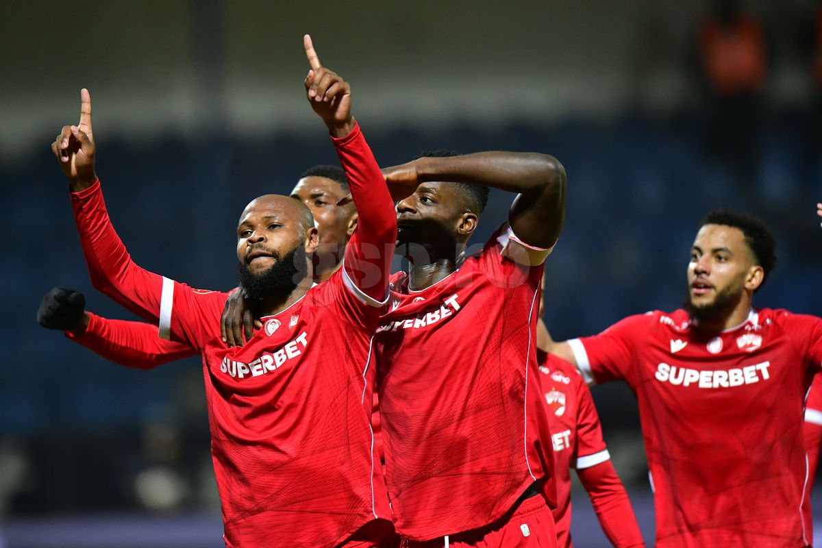 Unirea Slobozia - Dinamo 1-3 » Hakim, «the dream»! „Câinii” au tremurat la Clinceni, dar au câștigat pe final și au urcat pe locul 2! Clasamentul ACUM