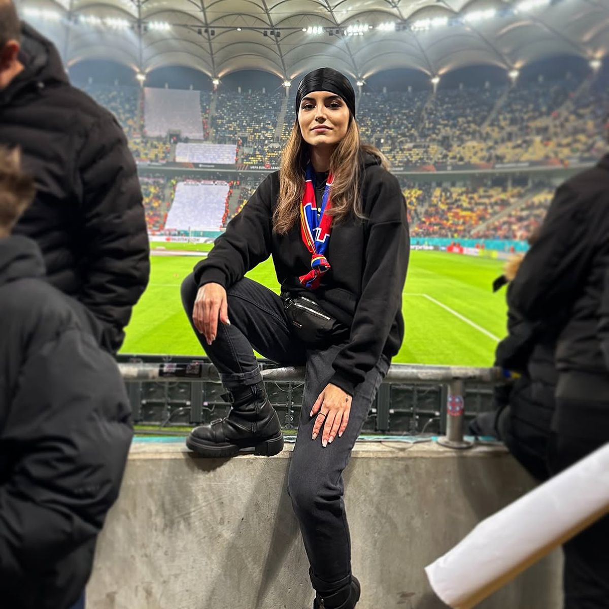A încins imaginația ultrașilor la FCSB - Manchester United! Roberta Anghel s-a mutat din club în peluză: „Trup și suflet”