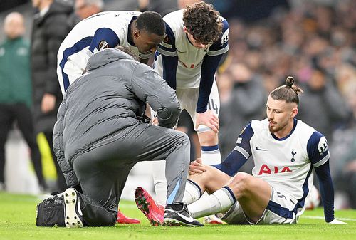 Radu Drăgușin s-a accidentat în Tottenham - Elfsborg // foto: Guliver/gettyimages
