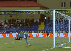 A căzut „mitul Roșca”! Portarul lui Dinamo, învins din acțiune pentru prima dată în acest sezon » Filmul complet al golului superb