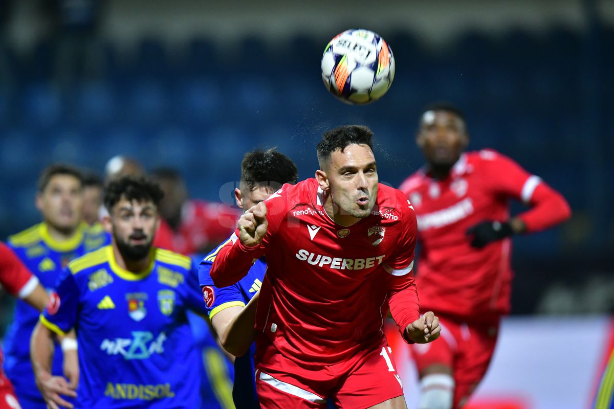 Unirea Slobozia - Dinamo 1-3 » Hakim, «the dream»! „Câinii” au tremurat la Clinceni, dar au câștigat pe final și au urcat pe locul 2! Clasamentul ACUM