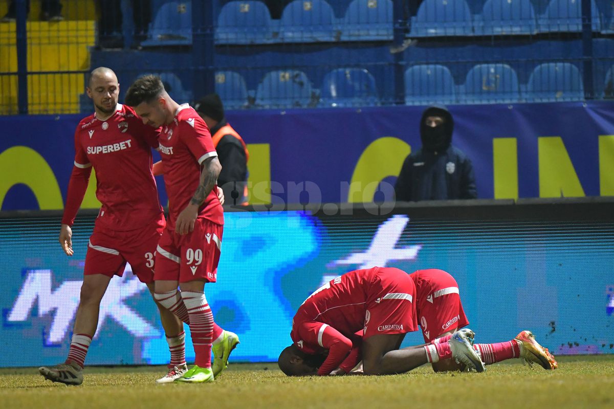 Unirea Slobozia - Dinamo 1-3 » Hakim, «the dream»! „Câinii” au tremurat la Clinceni, dar au câștigat pe final și au urcat pe locul 2! Clasamentul ACUM