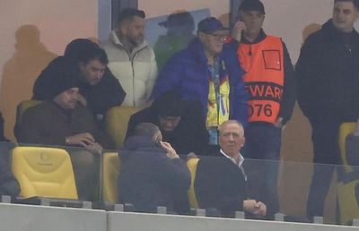 Becali a ordonat, Meme s-a conformat » Imagini incredibile: englezii au văzut pe viu cum se fac schimbările la FCSB!