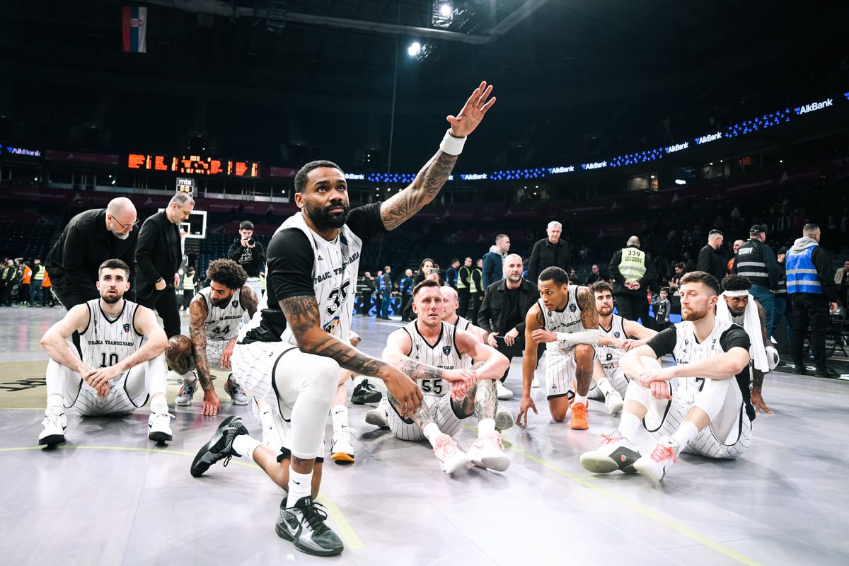 În timp ce „U” Cluj câștiga în Giulești, peste 500 de fani ai alb-negrilor erau într-o altă capitală europeană