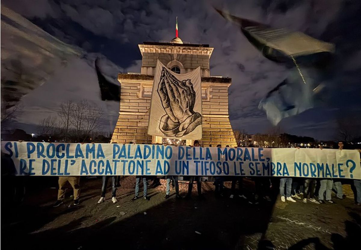 Fanii lui Lazio au boicotat în masă meciul cu Genoa de pe Olimpico!