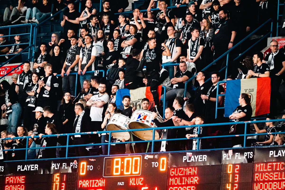 În timp ce „U” Cluj câștiga în Giulești, peste 500 de fani ai alb-negrilor erau într-o altă capitală europeană