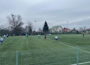 Fotbal pe un ger aspru, cu cinci goluri, între două echipe de tradiție din Liga 2
