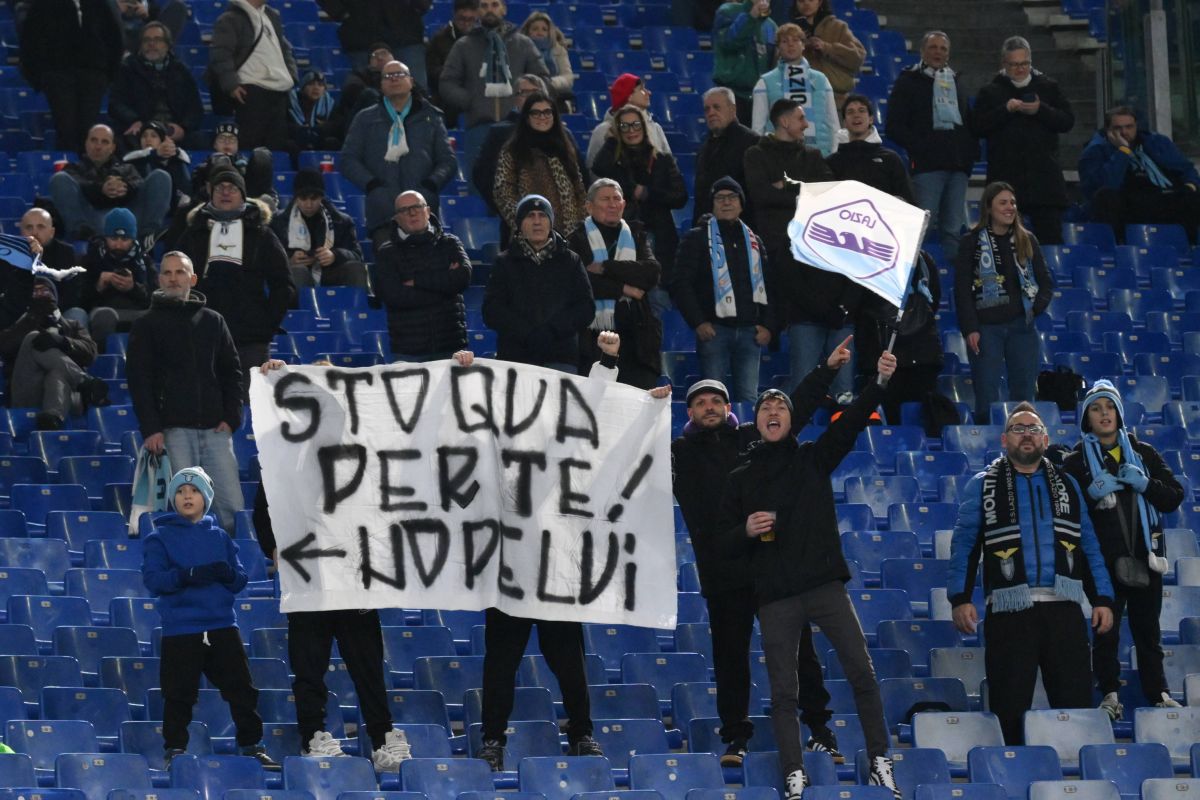 Fanii lui Lazio au boicotat în masă meciul cu Genoa de pe Olimpico!