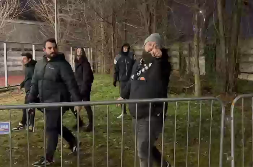 Fanii lui U Cluj au fost nevoiți să treacă prin noroi pentru a intra pe Giulești