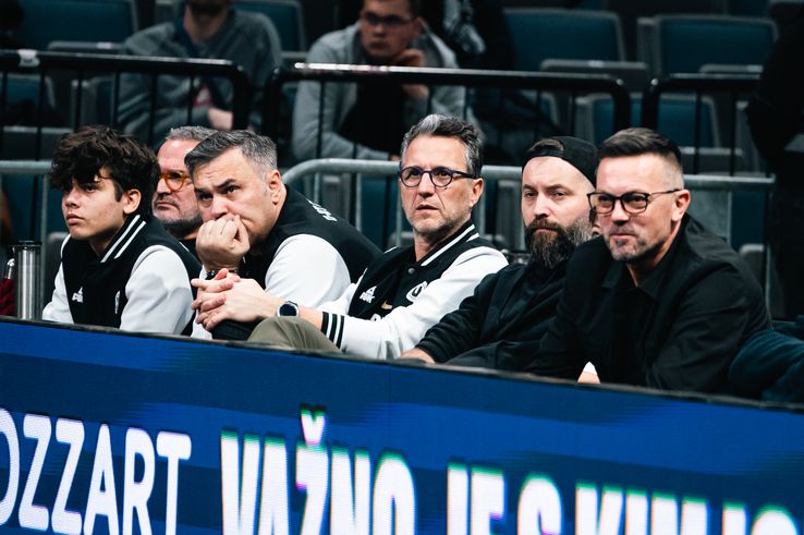 U-BT, susținută de peste 500 de fani în deplasarea de la Belgrad/Foto: Dragana Stjepanovic (aba-liga.com)