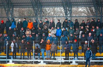 „Vă rupem picioarele!” » Tensiune în Superligă, publicul a explodat: „Demisia!”