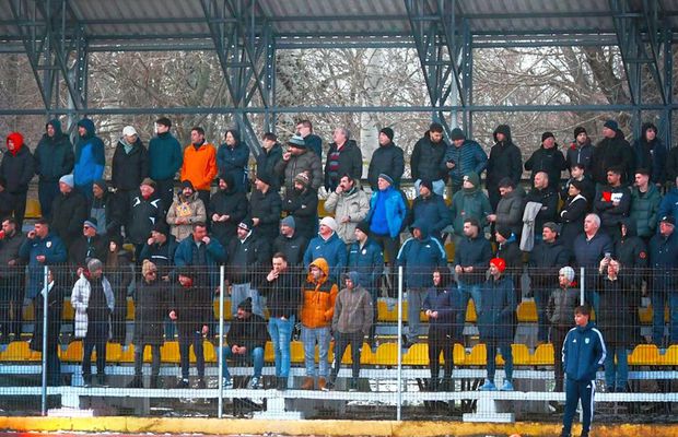 „Vă rupem picioarele!” » Tensiune în Superligă, publicul a explodat: „Demisia!”