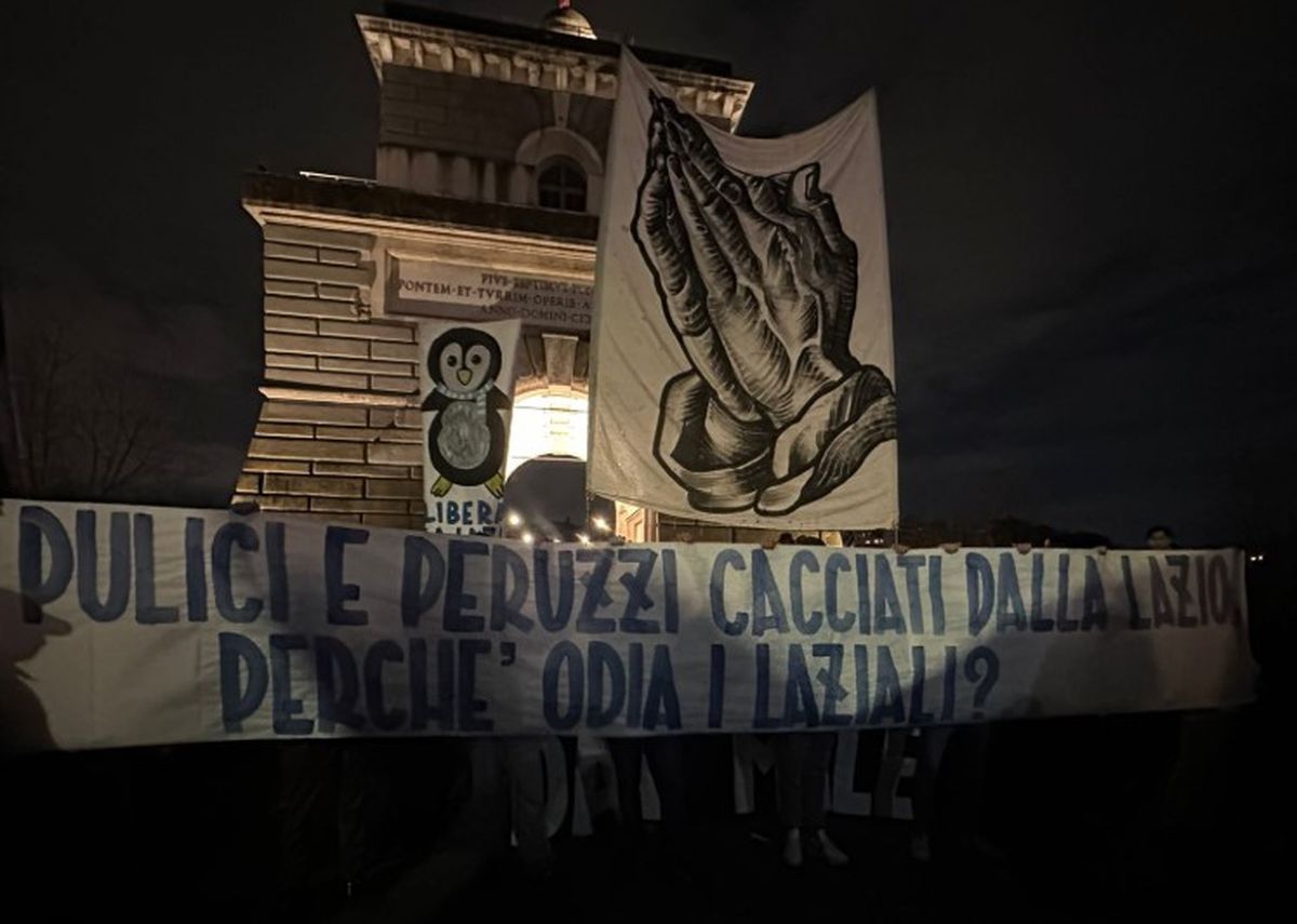 Fanii lui Lazio au boicotat în masă meciul cu Genoa de pe Olimpico!