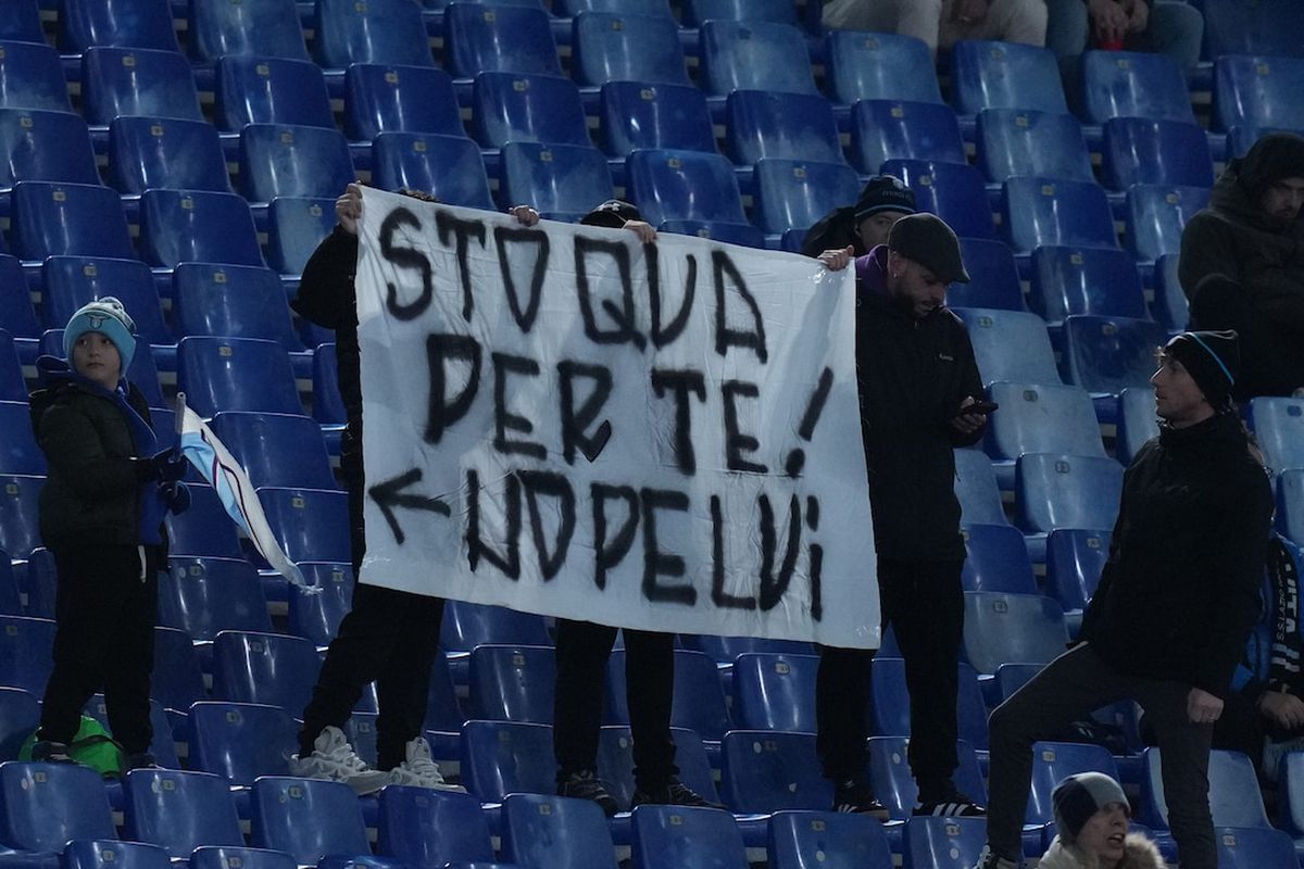 Fanii lui Lazio au boicotat în masă meciul cu Genoa de pe Olimpico!