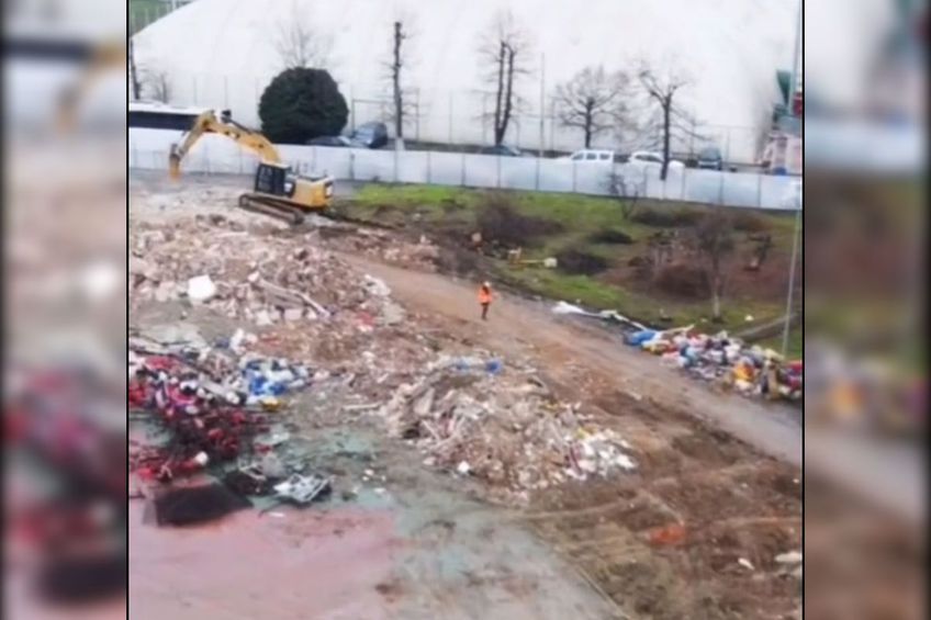 Tribuna a II-a de la stadionul Dinamo, dărâmată complet