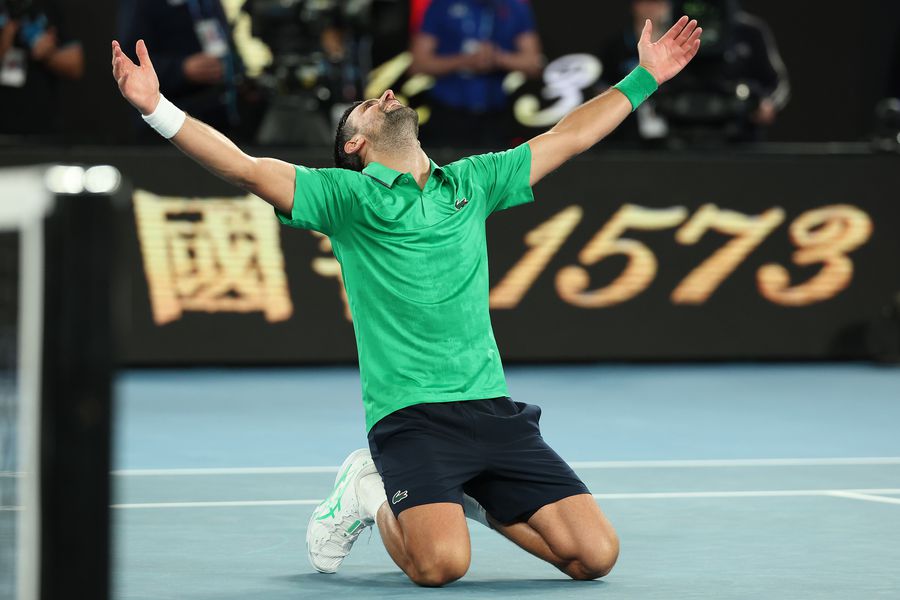 Novak Djokovic s-a calificat în finala Australian Open/Foto: Getty Images Rafael Nadal a prefațat finala masculină de la Australian Open și a fost întrebat cu cine ține: „Dacă Novak câștigă, voi fi fericit pentru el”