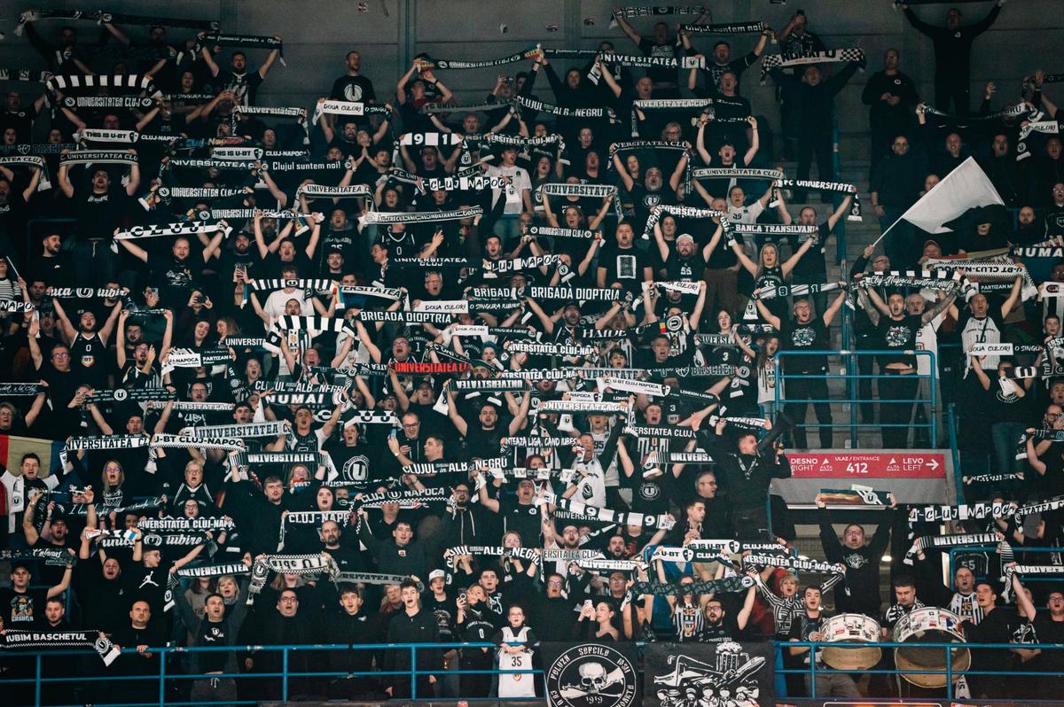 În timp ce „U” Cluj câștiga în Giulești, peste 500 de fani ai alb-negrilor erau într-o altă capitală europeană