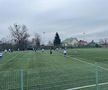 Fotbal pe un ger aspru, cu cinci goluri, între două echipe de tradiție din Liga 2
