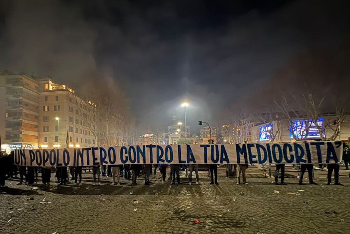 Fanii lui Lazio au boicotat în masă meciul cu Genoa de pe Olimpico!