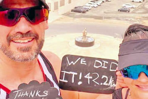 Un inedit maraton s-a desfășurat în balconul unui cuplu din Dubai