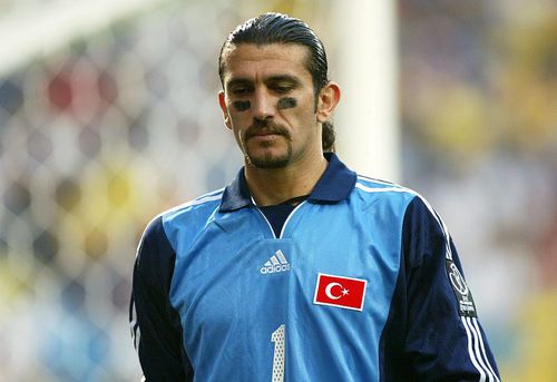 Rustu Recber este unul dintre cei mai importanți jucători din istoria Turciei // FOTO : Guliver/GettyImages