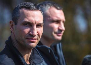 Vitali Klitschko a rămas singur pe front » Unde a plecat fratele Vladimir: „Prieteni, acum e important să ne unim”