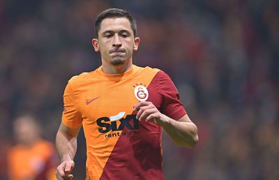 De ce nu a reușit Moruțan la Galatasaray: „E o chestiune complicată. Își pierde mințile”