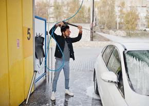 Cât costă o spălătorie auto self service în sistem de franciză? Vei fi uimit de preț și avantaje!