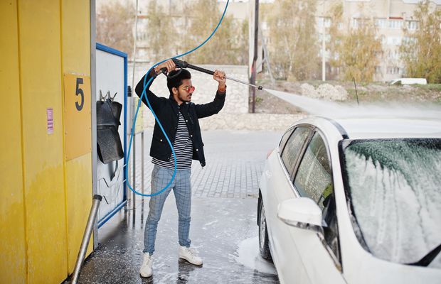 Cât costă o spălătorie auto self service în sistem de franciză? Vei fi uimit de preț și avantaje!