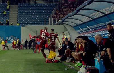 Jayson Papeau și Christopher Braun, crize de nervi la Craiova - Rapid: „Putea să-i dea afară!”