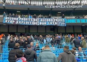 Protest SUPRIMAT la derby-ul din Premier League: „Încetați să ne exploatați” » Șeicii ar fi ordonat scoaterea mesajului