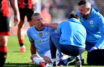 Îngrijorare pentru Erling Haaland! În cârje și cu orteză!