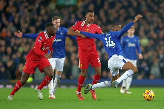 Gravenberch și Konate, în Liverpool - Everton/ foto: GettyImages