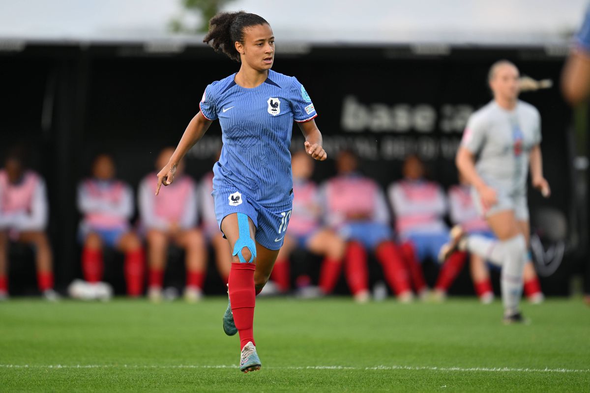 Scandal în fotbalul feminin » O jucătoare a declarat public că „homosexualitatea e un păcat” » Una dintre coechipierele sale e lesbiană. Ce a urmat