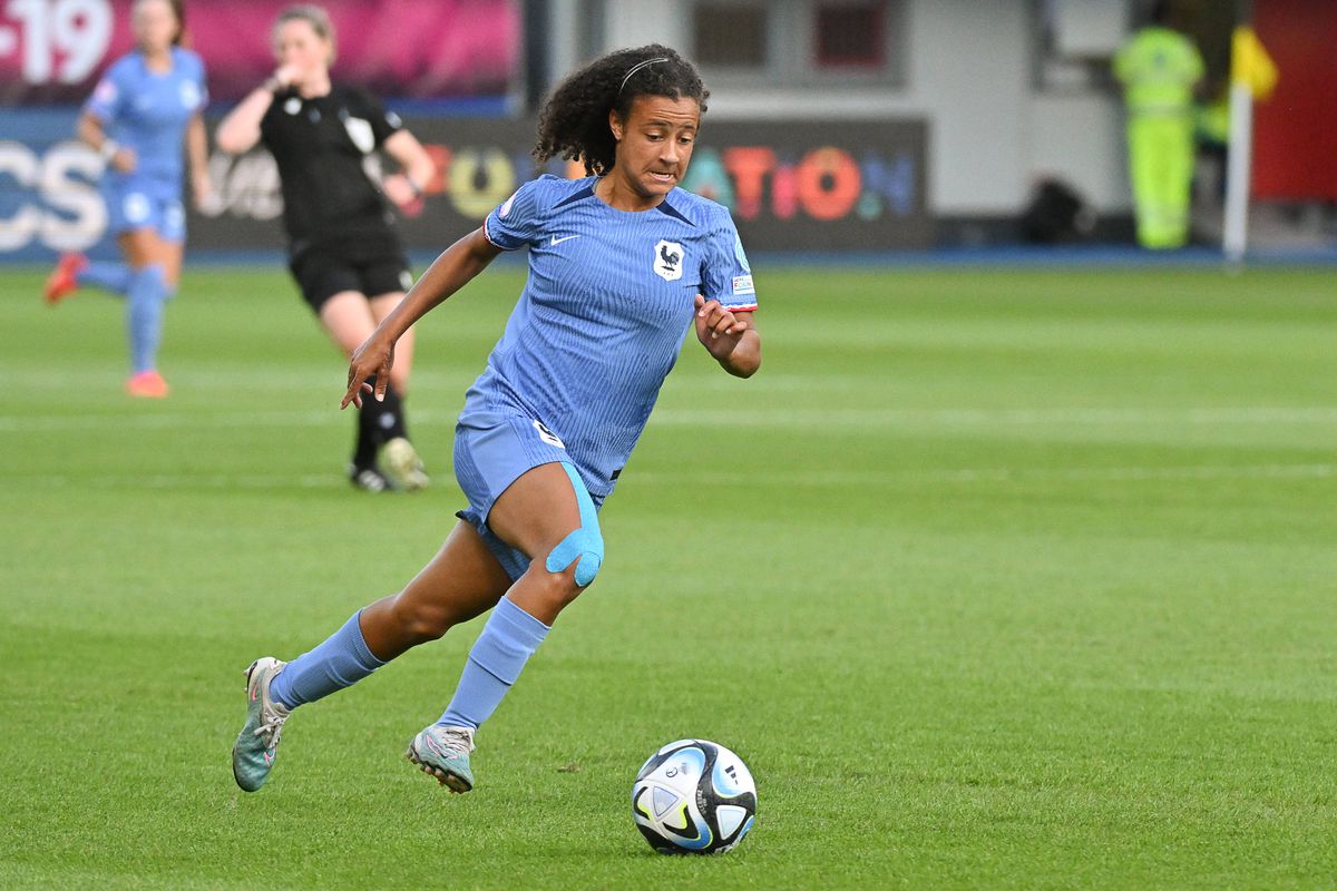 Scandal în fotbalul feminin » O jucătoare a declarat public că „homosexualitatea e un păcat” » Una dintre coechipierele sale e lesbiană. Ce a urmat