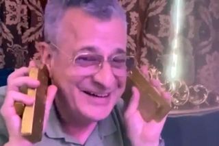 Nelu Varga s-a filmat cu lingourile de aur: „4.000 kg for you mister president” » GSP l-a abordat direct pe patronul lui CFR: „Sunt pentru George Simion?”