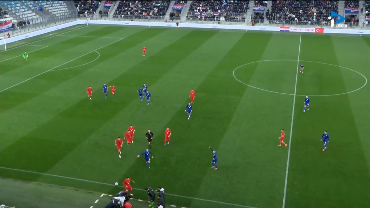 Imagini dramatice! Selecționerul Turciei U21 a leșinat imediat după decizia arbitrului, meci abandonat