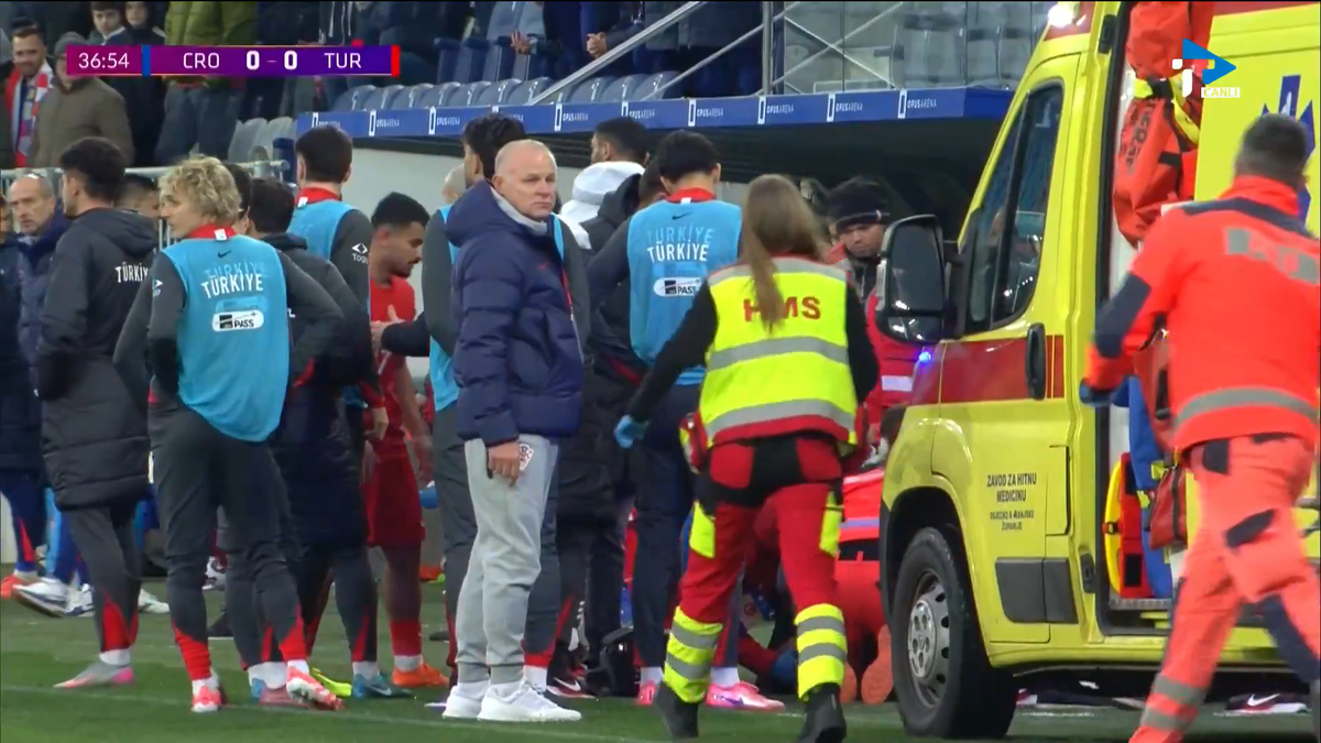 Imagini dramatice! Selecționerul Turciei U21 a leșinat imediat după decizia arbitrului, meci abandonat