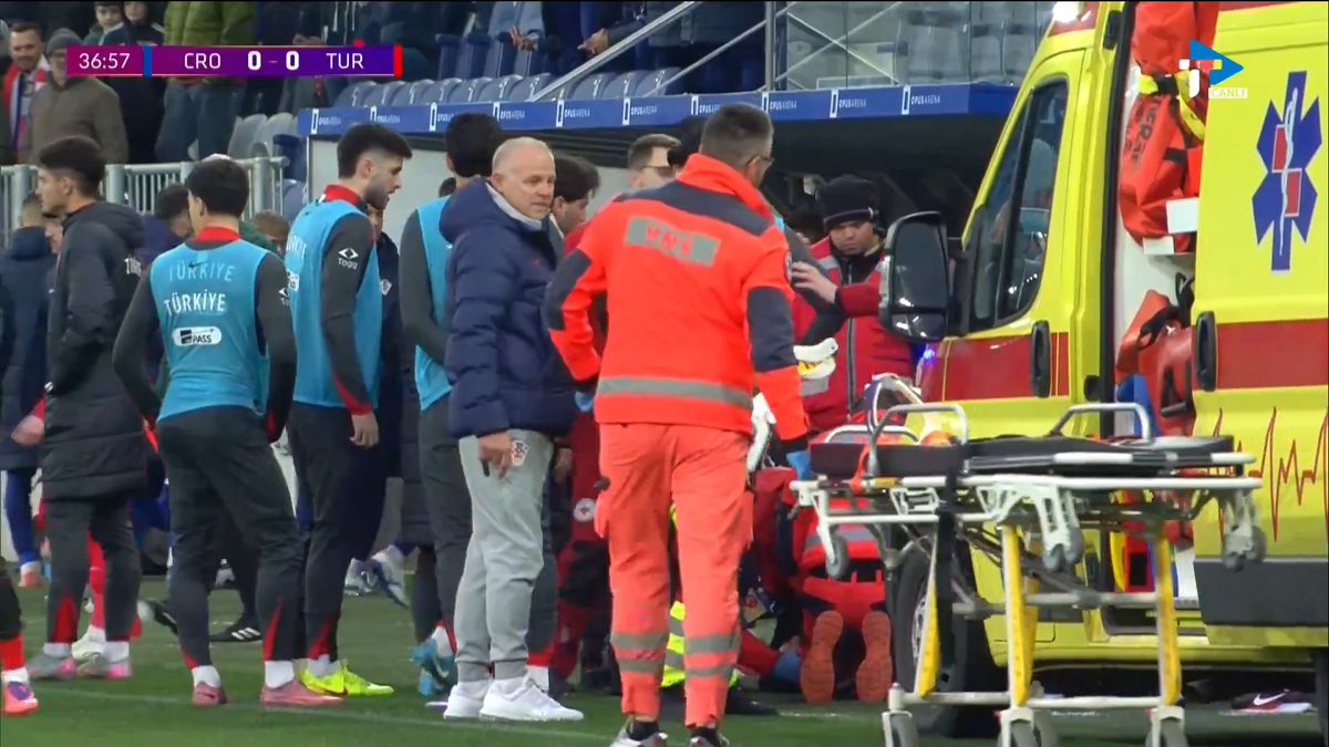 Imagini dramatice! Selecționerul Turciei U21 a leșinat imediat după decizia arbitrului, meci abandonat