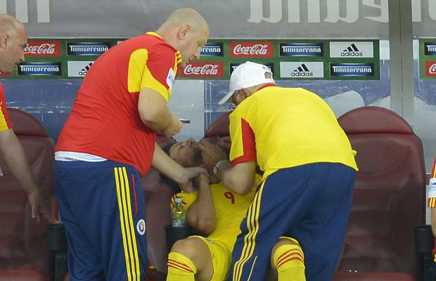 Imagini horror de la România - Slovacia: „Doctorul m-a cusut pe viu pe banca de rezerve”