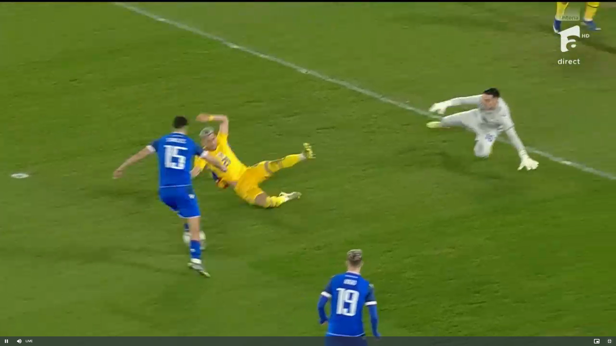 Debut de coșmar pentru Aioani! Portarul Rapidului, gafă uriașă după 13 secunde în Slovacia - România