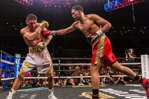 „L-au prins dopat” » Roland Gavril rememorează cele două meciuri pentru titlul mondial cu Benavidez: „Canelo Alvarez era un adversar de 3 ori mai ușor”