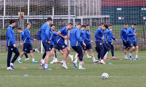 Jucătorii reprezentativei Bosniei, în timpul unui antrenament